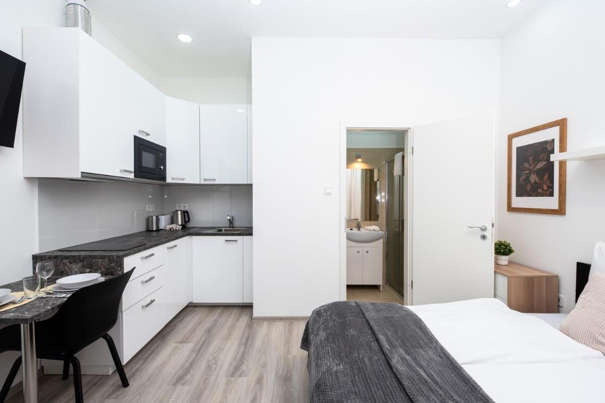Extra Central - New - Charming Studio Boedapest Buitenkant foto