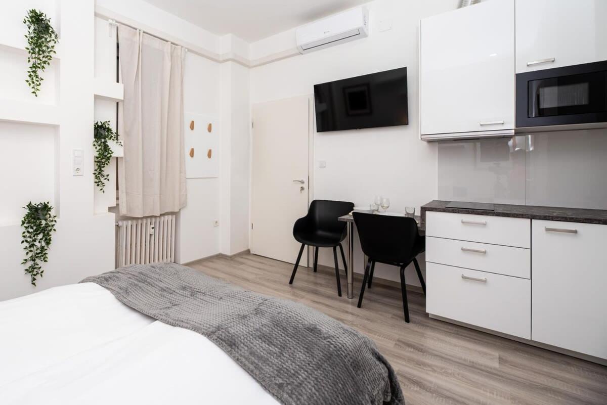 Extra Central - New - Charming Studio Boedapest Buitenkant foto